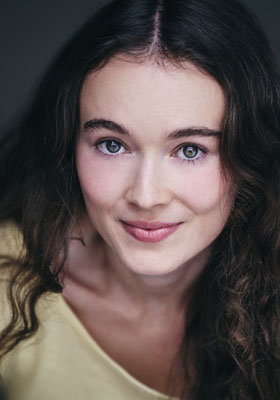 Julia Anna Grob - Profilbild 1 Julia Anna Grob - Profilbild 1