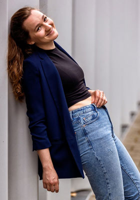 Leona Holzki - Profilbild 2 Leona Holzki - Profilbild 2