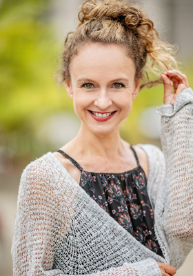 Mona Oswald - Profilbild 1 Mona Oswald - Profilbild 1