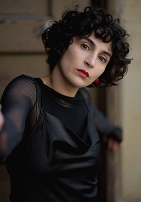 Moné Sharifi - Profilbild 1 Moné Sharifi - Profilbild 1