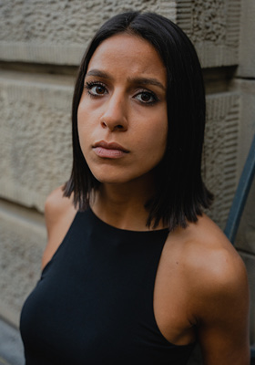 Zühre Nur - Profilbild 2 Zühre Nur - Profilbild 2