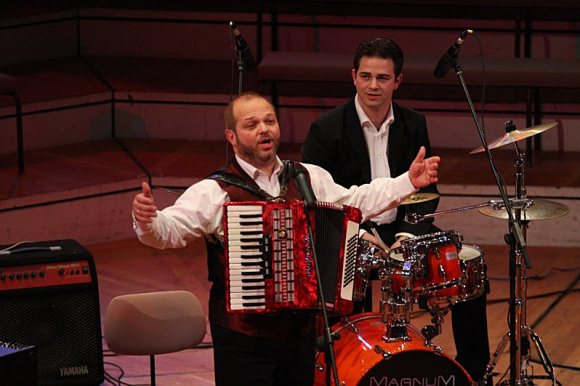 Ginzburg Dynastie – Jiddisch Swing Orchestra (mit Soundprobe und Video) - Profilbild 9 Ginzburg Dynastie – Jiddisch Swing Orchestra (mit Soundprobe und Video) - Profilbild 9