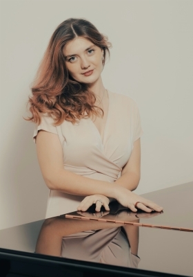 Marie Sophie Hauzel - Profilbild 2 Marie Sophie Hauzel - Profilbild 2