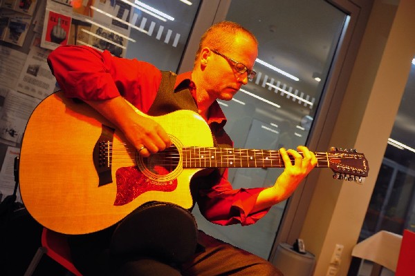 Martin Hoepfner - Gitarrenklangbilder - Profilbild 1 Martin Hoepfner - Gitarrenklangbilder - Profilbild 1