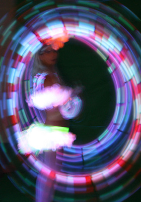 Miss Roxana - LED/Schwarzlichtshow - Profilbild 1 Miss Roxana - LED/Schwarzlichtshow - Profilbild 1