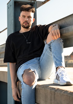 Florian Ri. - Profilbild 3 Florian Ri. - Profilbild 3