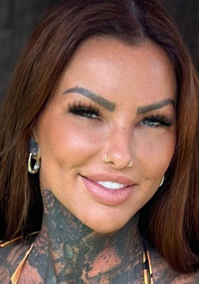 Nicole St. - Profilbild 1 Nicole St. - Profilbild 1