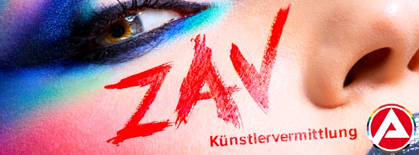 Das Bild zeigt die stark geschminkte Augenpartie eines Gesichts mit dem ZAV-Schriftzug (Quelle: Foto (c) ZAV-Künstlervermittlung ) Das Bild zeigt die stark geschminkte Augenpartie eines Gesichts mit dem ZAV-Schriftzug